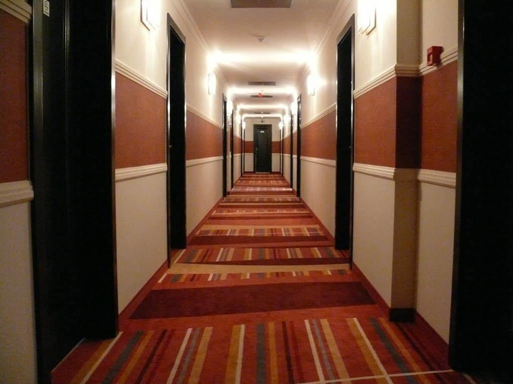 Hotel Rogge เรชิตา ภายนอก รูปภาพ